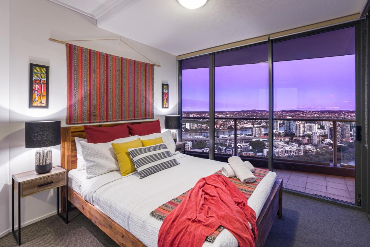 African Escape On Level 38 - Balcony With Views Brisbane Luaran gambar