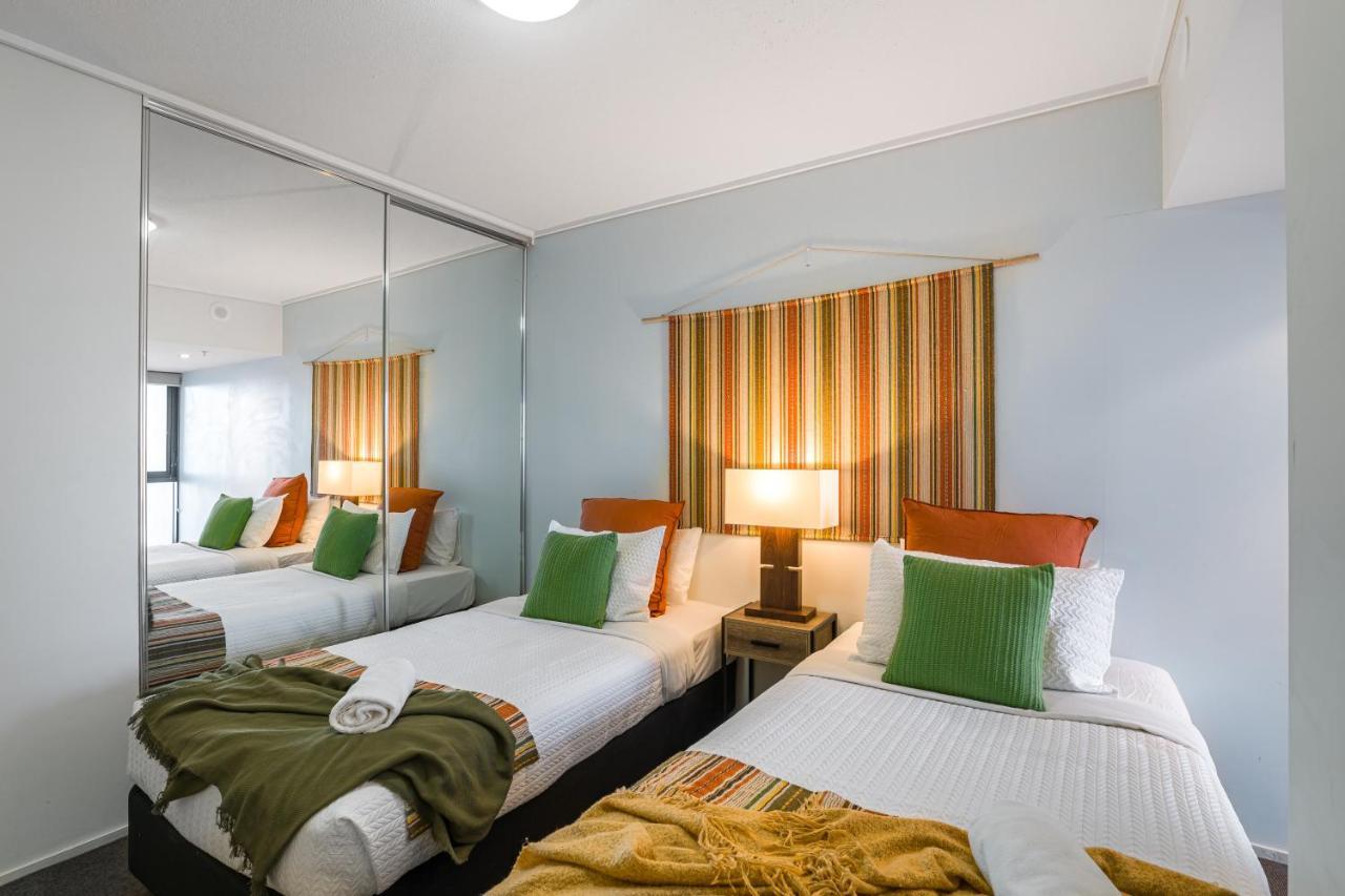 African Escape On Level 38 - Balcony With Views Brisbane Luaran gambar