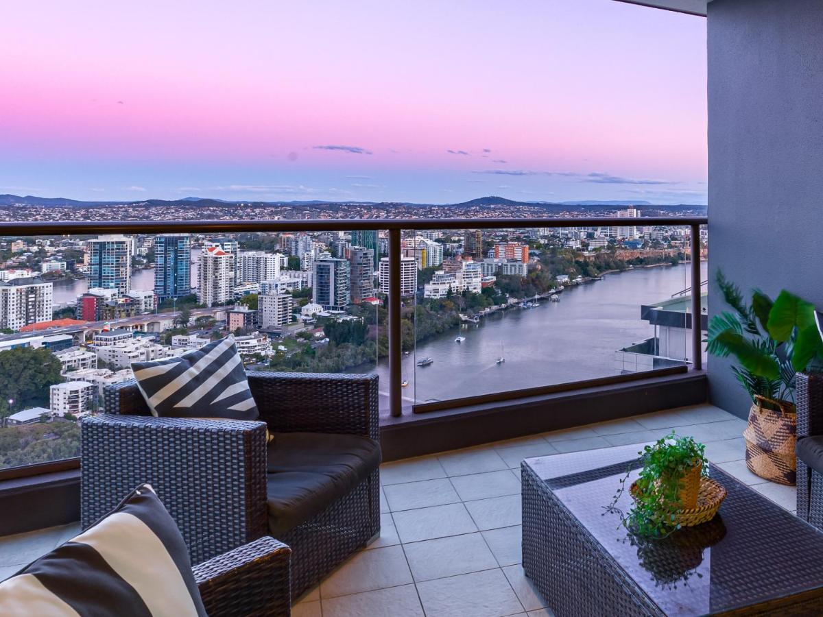 African Escape On Level 38 - Balcony With Views Brisbane Luaran gambar