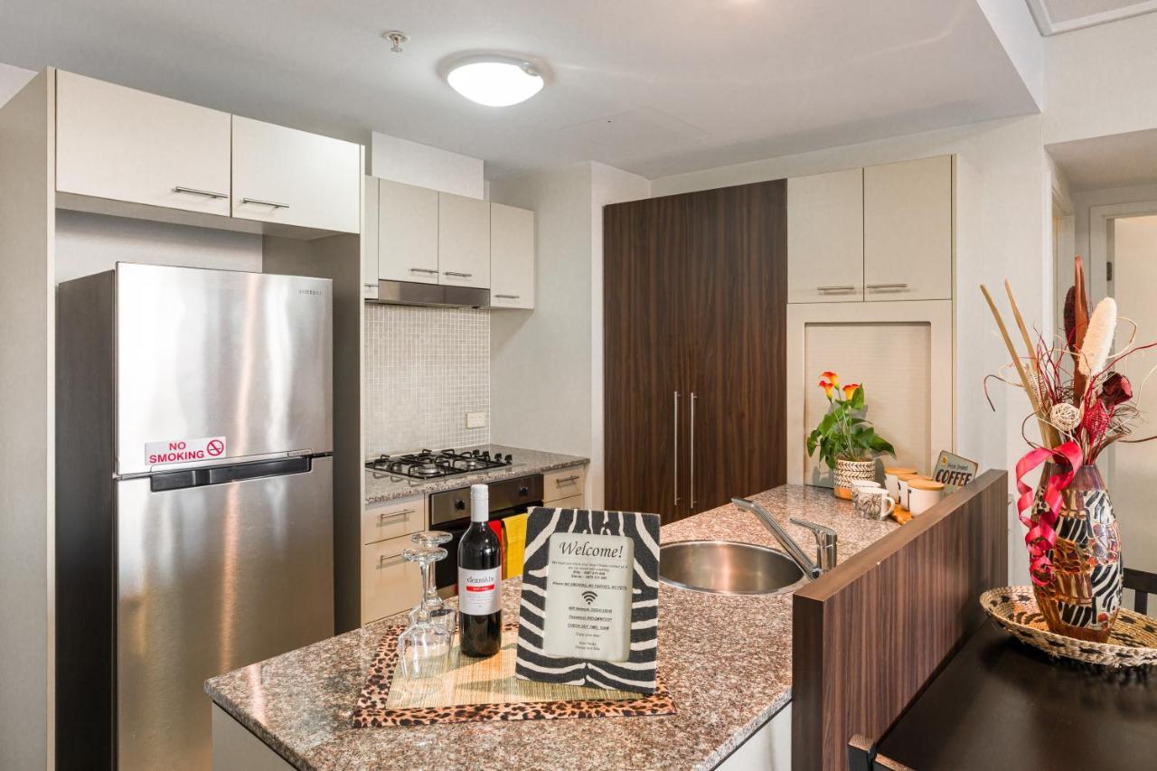 African Escape On Level 38 - Balcony With Views Brisbane Luaran gambar